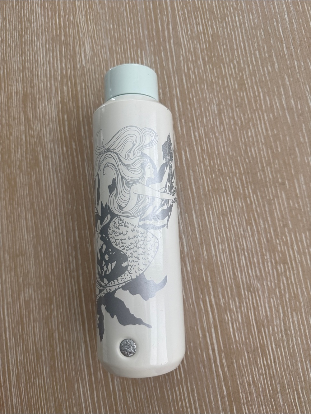 Starbucks 2022 White Silver Siren Mermaid Vacuum Insulated 20 oz Water Bottle